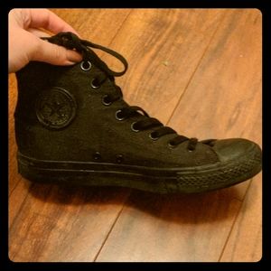 Black Converse size 7